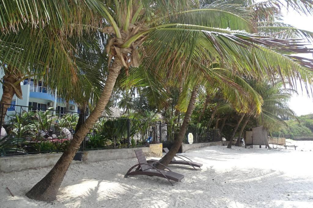 شقة مومباسا  في Cowrie Beach Haven Studio المظهر الخارجي الصورة