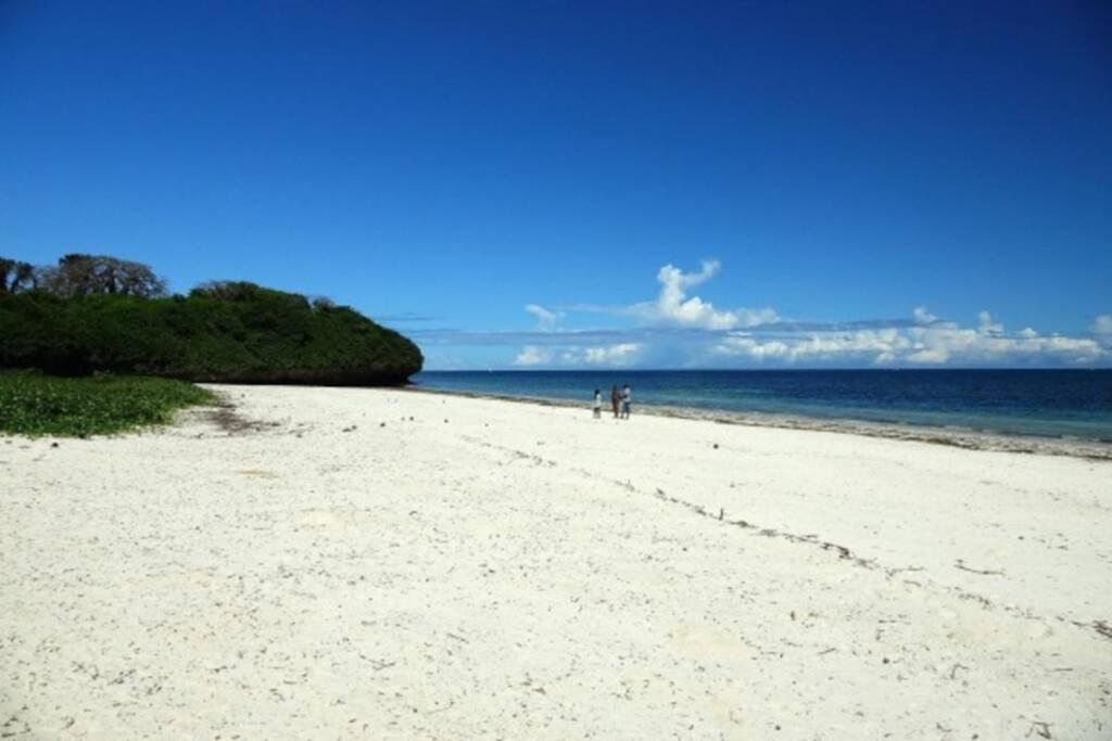 شقة مومباسا  في Cowrie Beach Haven Studio المظهر الخارجي الصورة